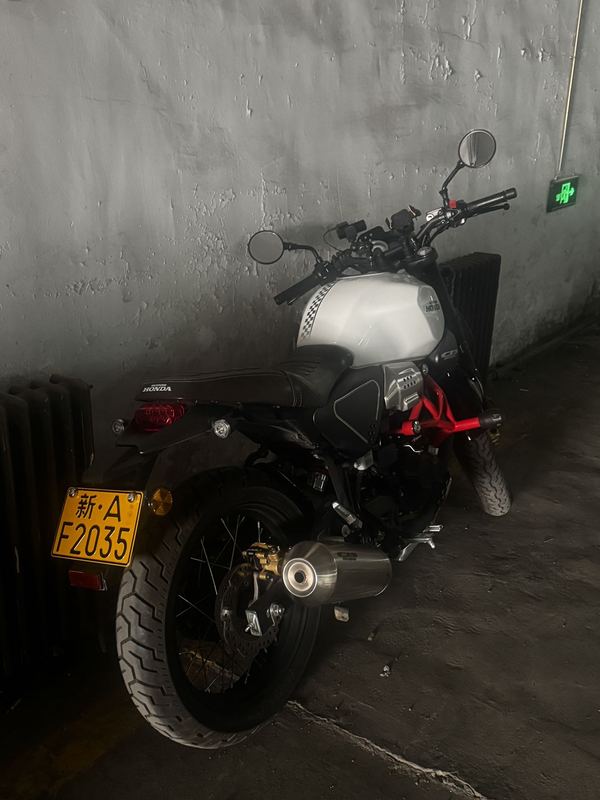 二手五羊本田鸷道 CB190SS