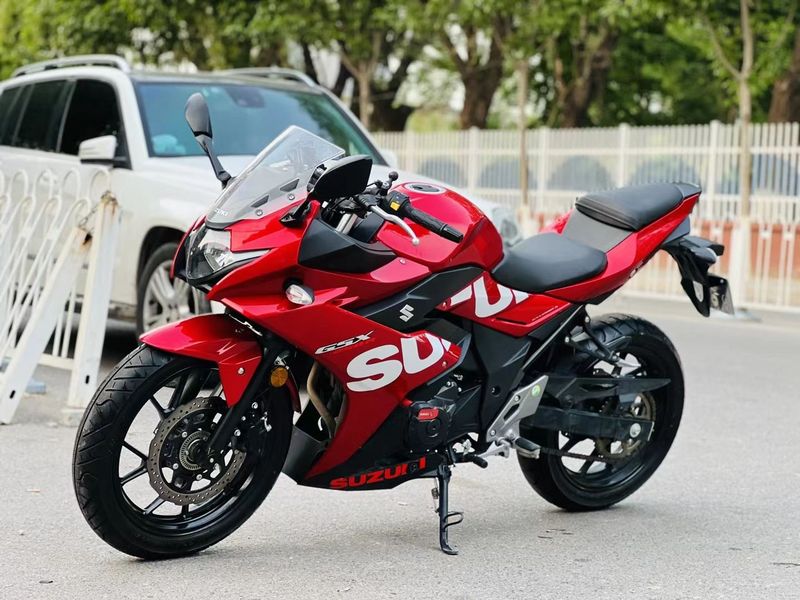 二手豪爵铃木GSX250R