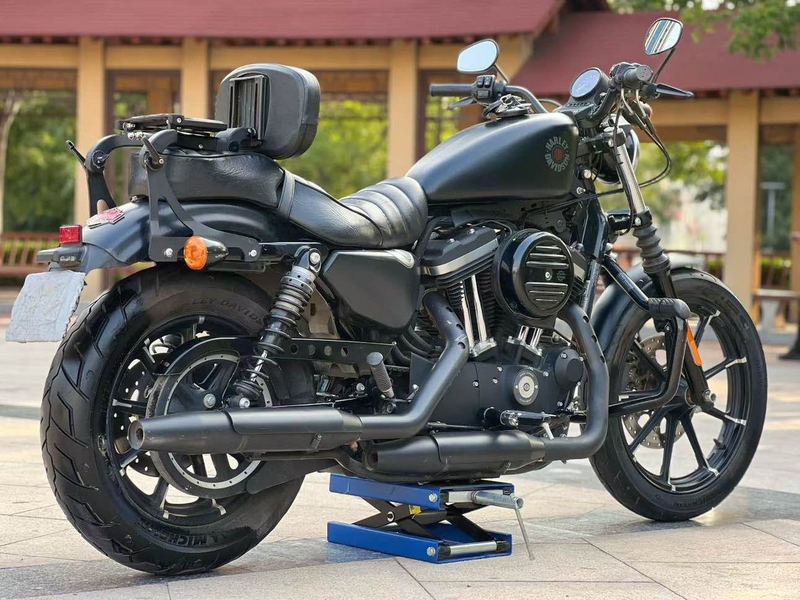 二手哈雷戴维森Iron883 硬汉