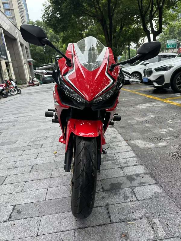 二手本田CBR400R