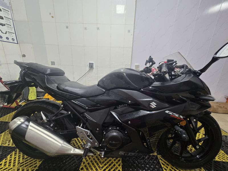 二手豪爵铃木GSX250R