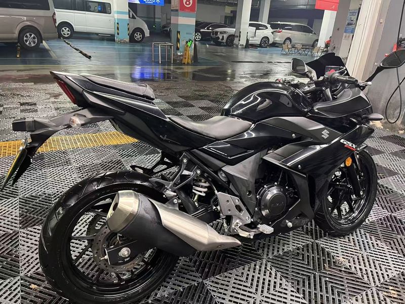 二手豪爵铃木GSX250R