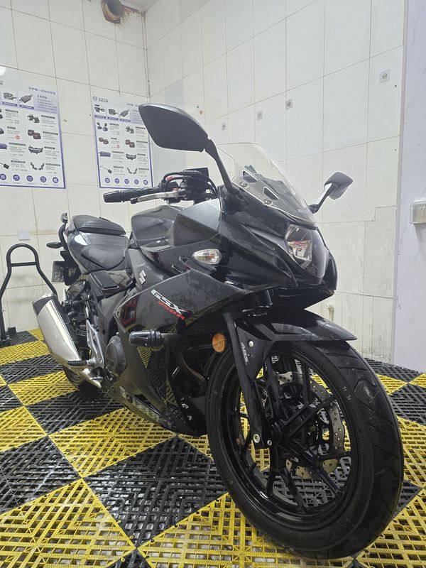 二手豪爵铃木GSX250R