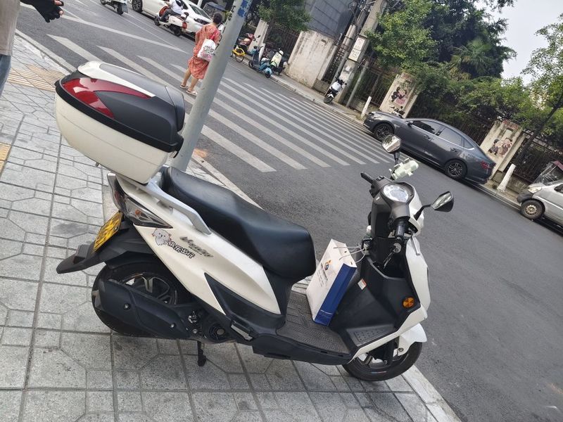 二手济南铃木优驿 UE125T