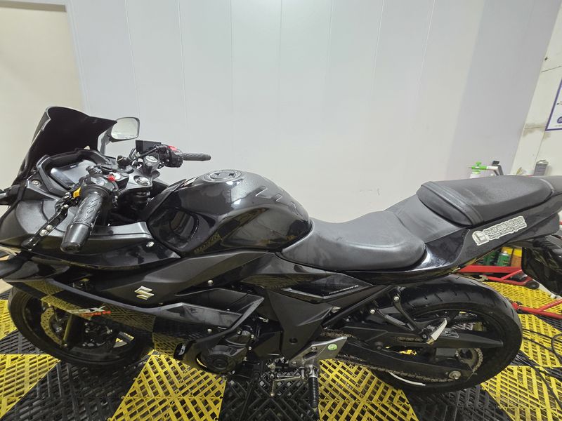 二手豪爵铃木GSX250R