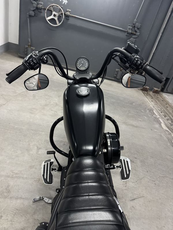 二手哈雷戴维森Iron883 硬汉