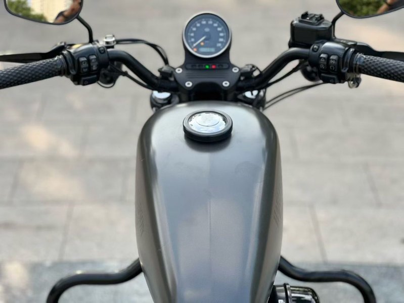 二手哈雷戴维森Iron883 硬汉