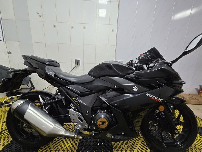 二手豪爵铃木GSX250R