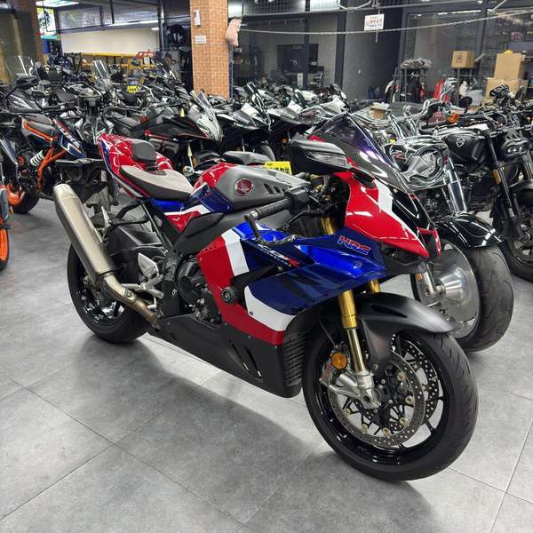 二手本田CBR 1000 RR-R