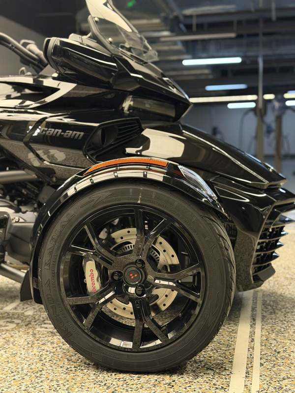 二手庞巴迪Spyder F3 