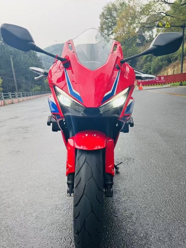 二手本田CBR400R