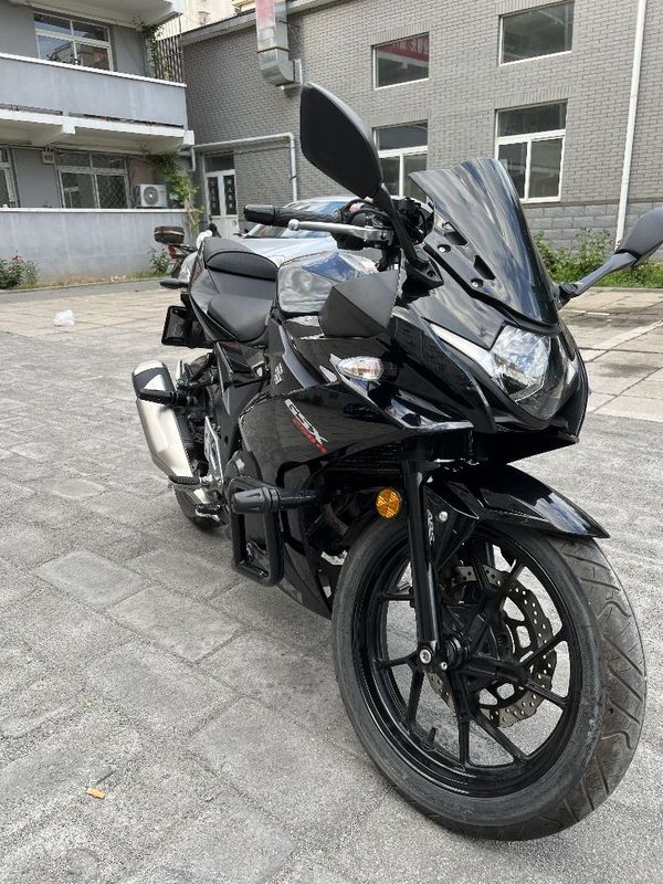 二手豪爵铃木GSX250R