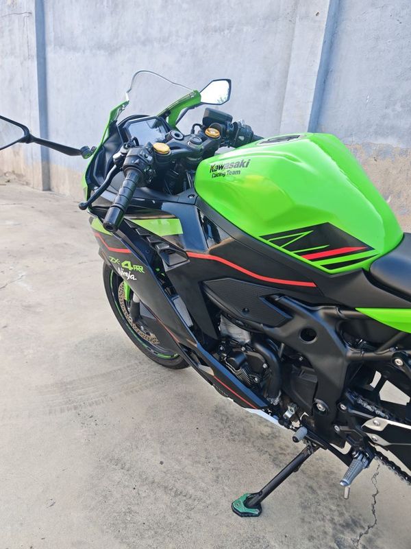 二手川崎ZX-4R