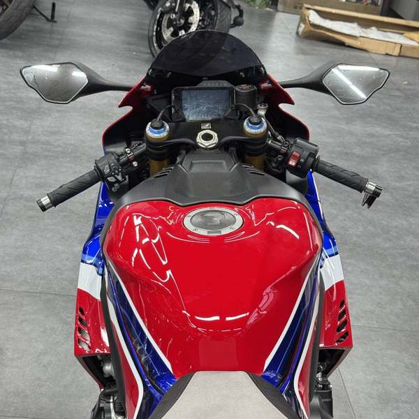 二手本田CBR 1000 RR-R