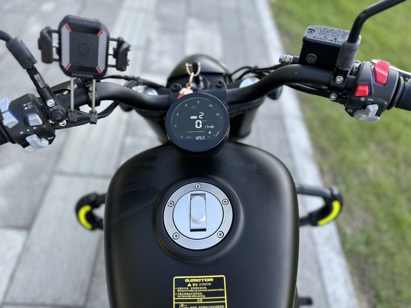 二手QJMOTOR闪300