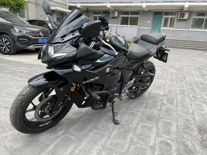 二手豪爵铃木GSX250R