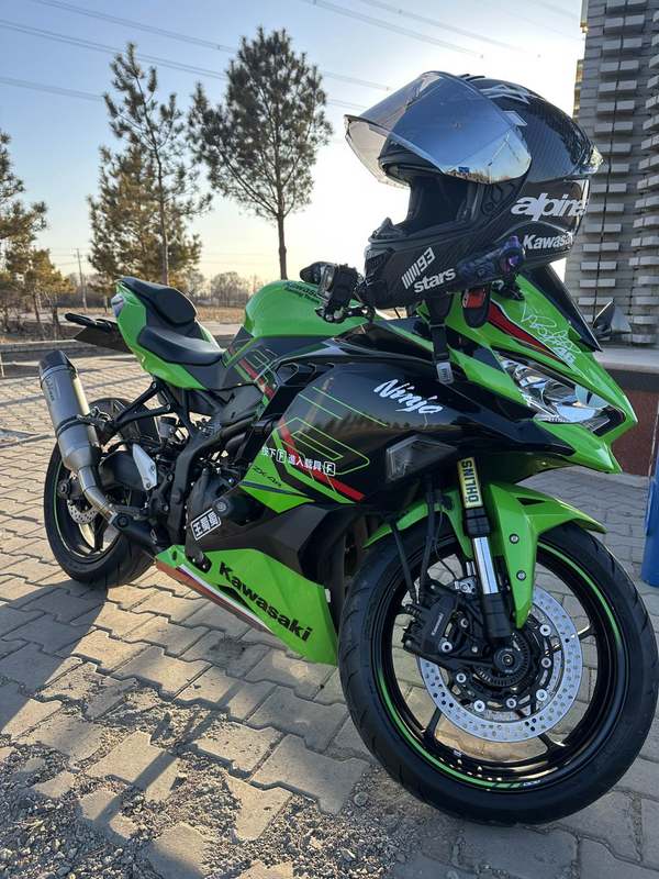 二手川崎ZX-4R