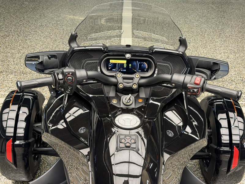 二手庞巴迪Spyder F3 