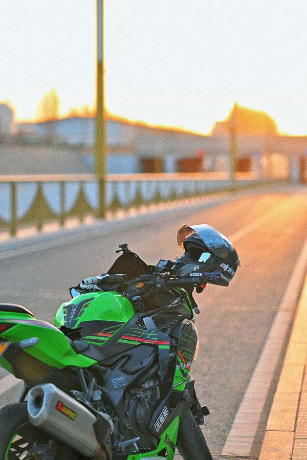 二手川崎ZX-4R