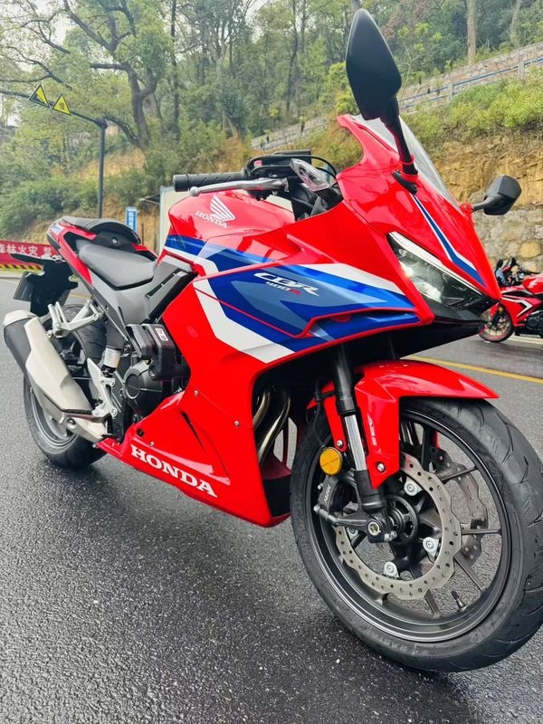 二手本田CBR400R
