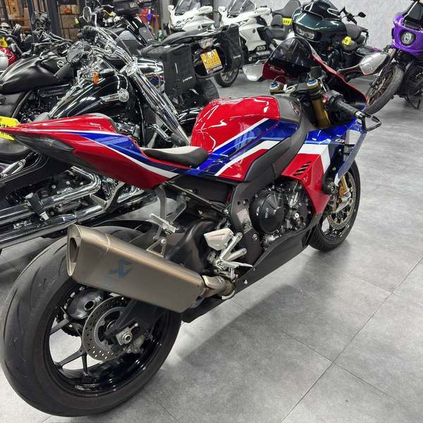 二手本田CBR 1000 RR-R