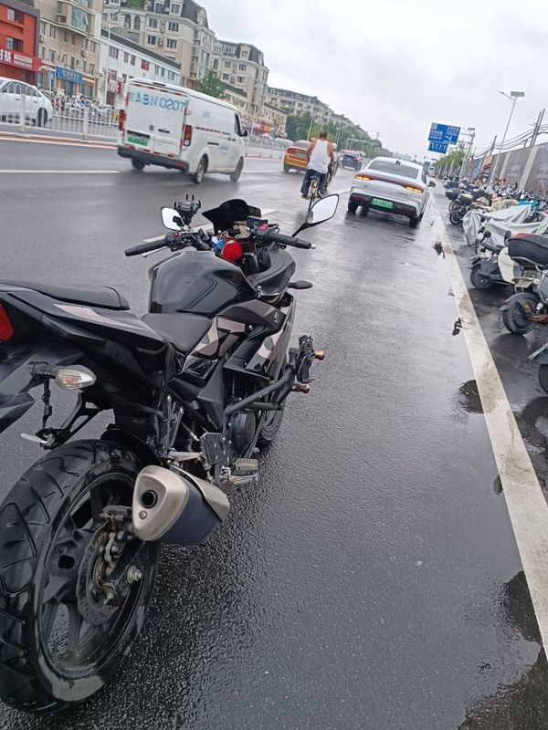 二手豪爵铃木GSX250R