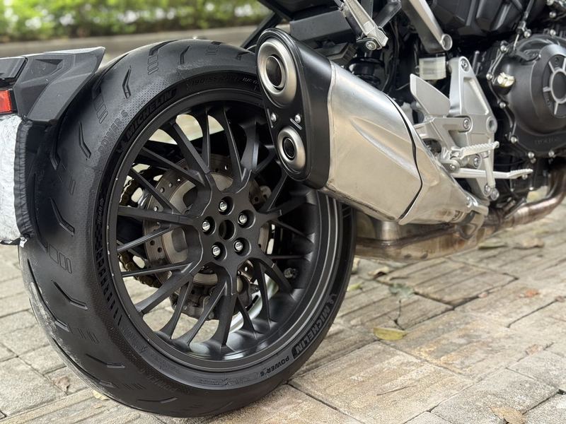 二手本田CB1000R