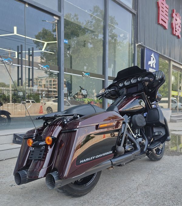 二手哈雷戴维森大道滑翔 Street Glide