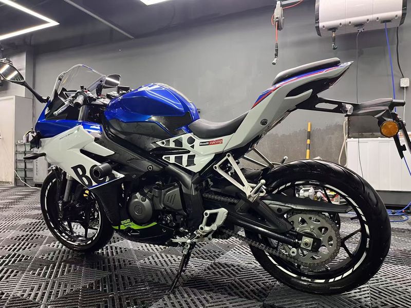 二手贝纳利龙卷风 Tornado 252R