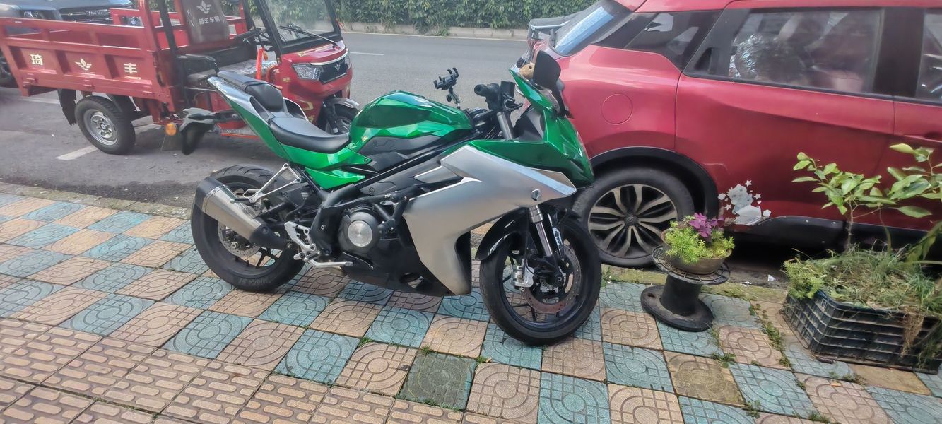 二手贝纳利龙卷风 Tornado 252R