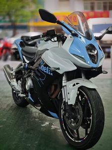 二手贝纳利龙卷风 Tornado 302R
