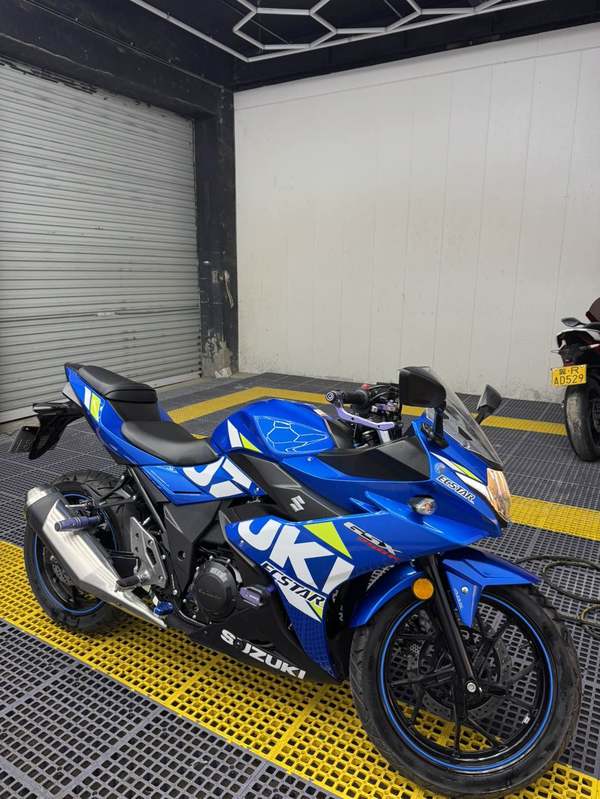 二手豪爵铃木GSX250R
