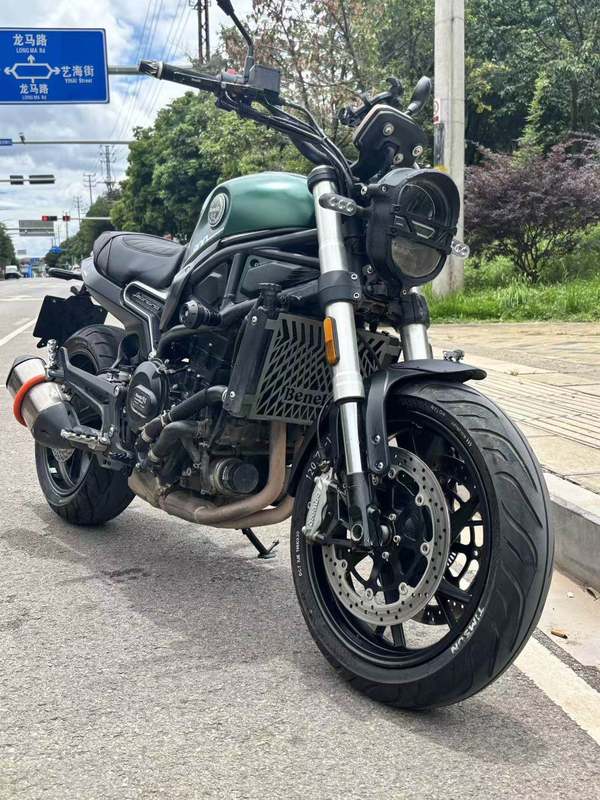 二手贝纳利幼狮 Leoncino 800