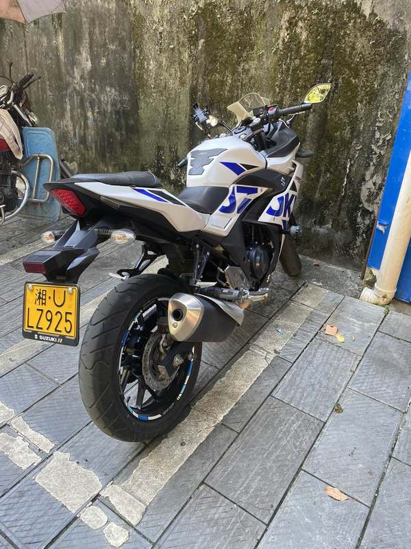 二手豪爵铃木GSX250R