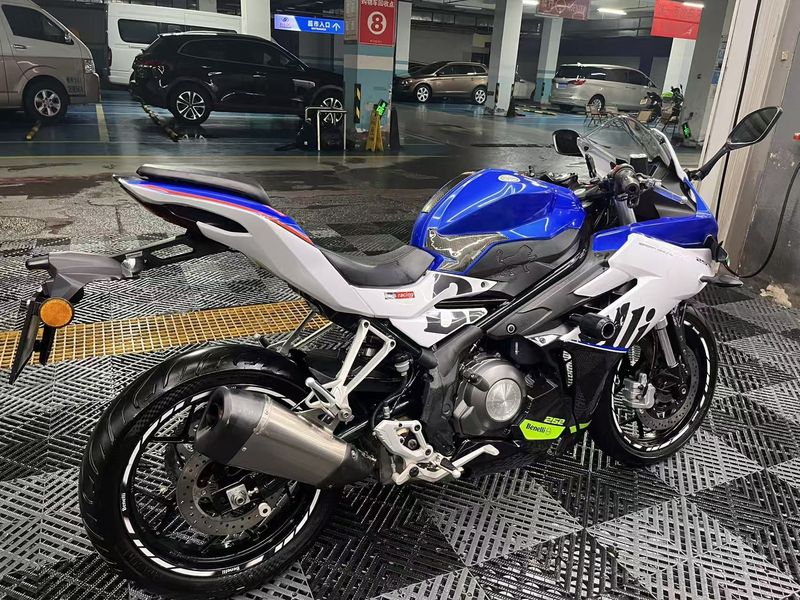 二手贝纳利龙卷风 Tornado 252R