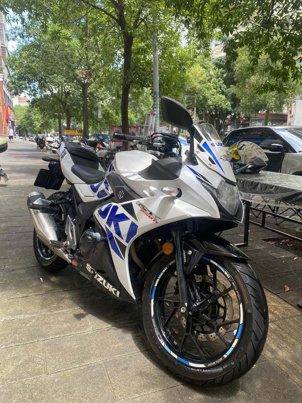 二手豪爵铃木GSX250R