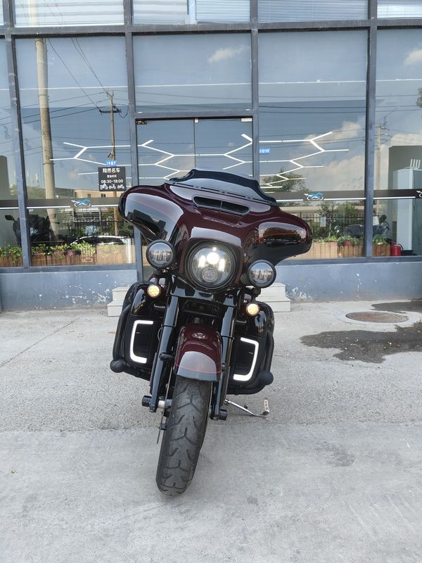 二手哈雷戴维森大道滑翔 Street Glide