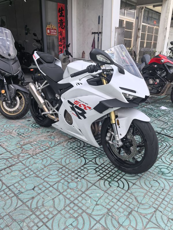 二手张雪机车500RR