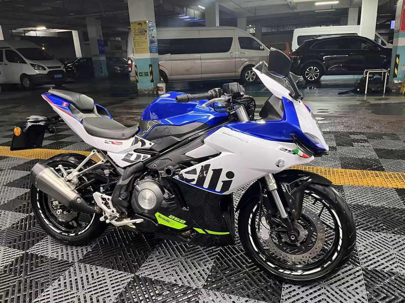 二手贝纳利龙卷风 Tornado 252R