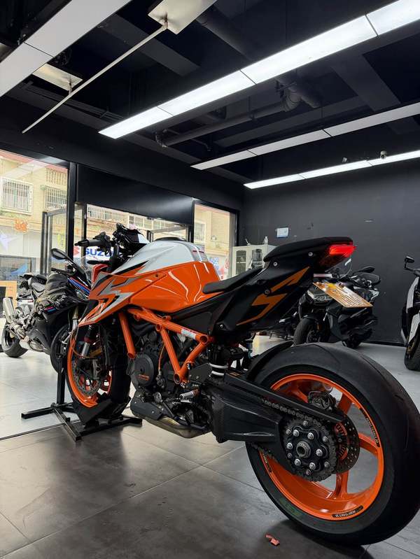 二手KTMR2R1290 Super Duke