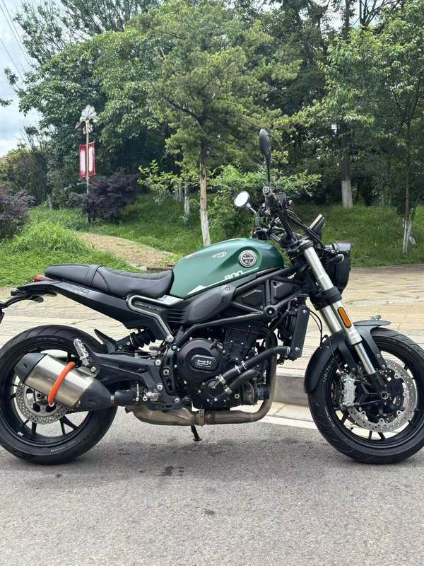二手贝纳利幼狮 Leoncino 800