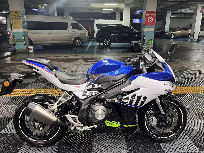 二手贝纳利龙卷风 Tornado 252R