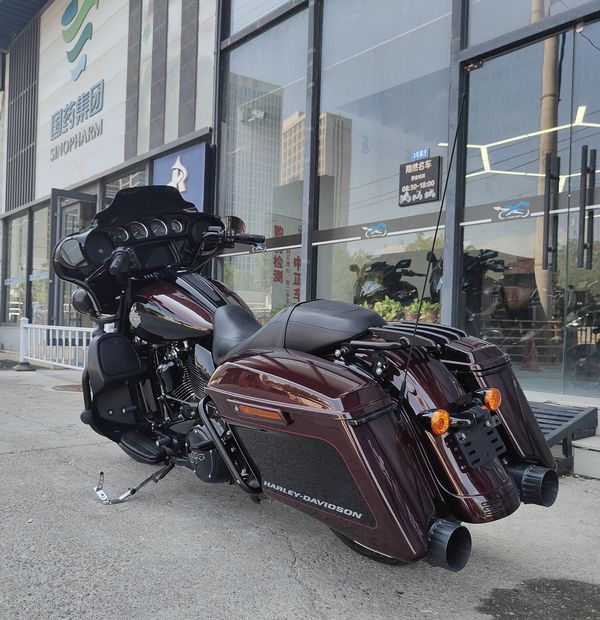 二手哈雷戴维森大道滑翔 Street Glide