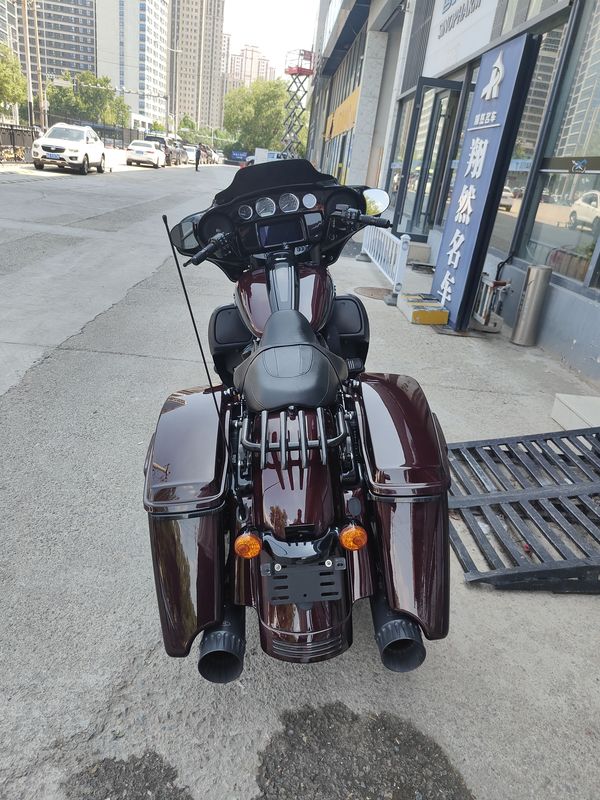 二手哈雷戴维森大道滑翔 Street Glide