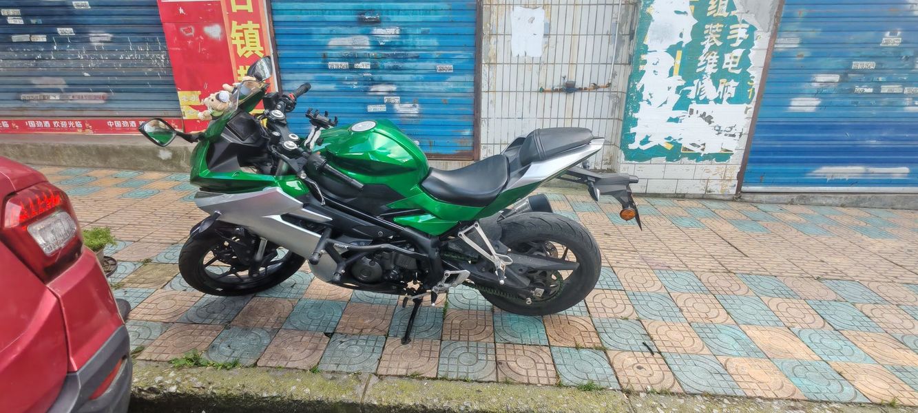 二手贝纳利龙卷风 Tornado 252R