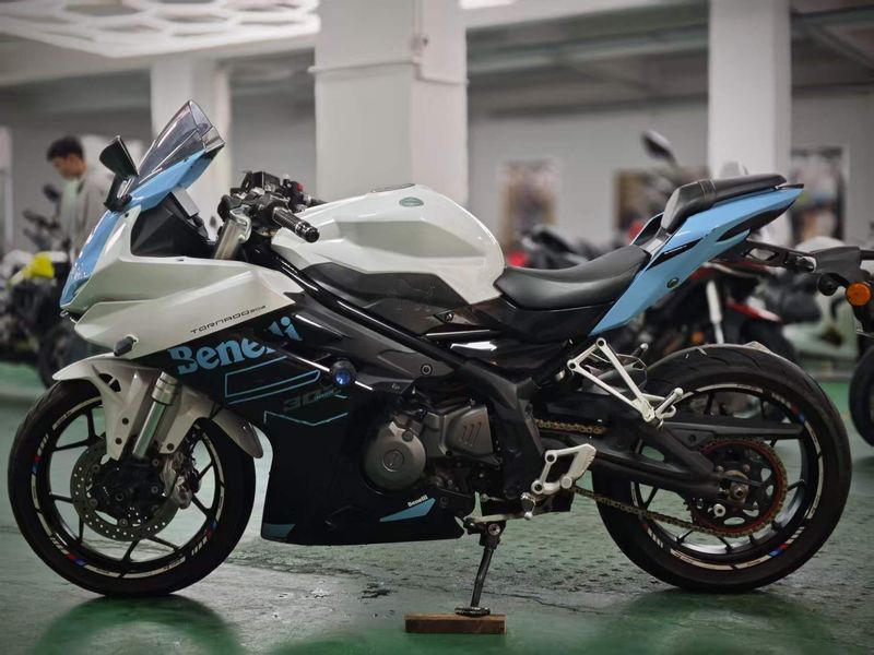 二手贝纳利龙卷风 Tornado 302R