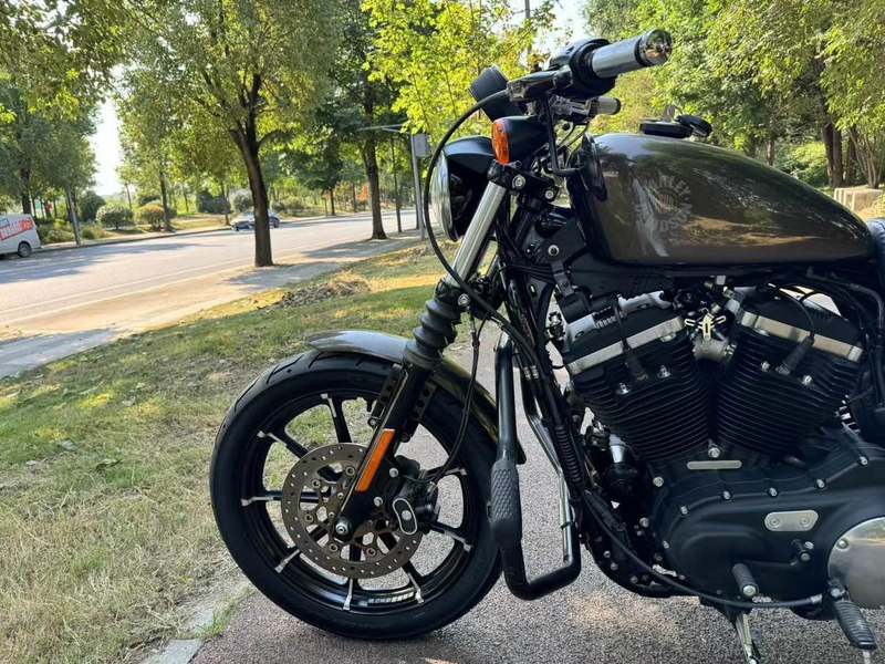 二手哈雷戴维森Iron883 硬汉