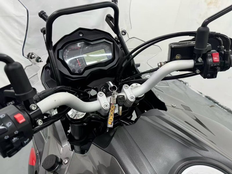 二手贝纳利金鹏 TRK502
