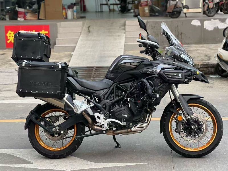 二手贝纳利金鹏 TRK502