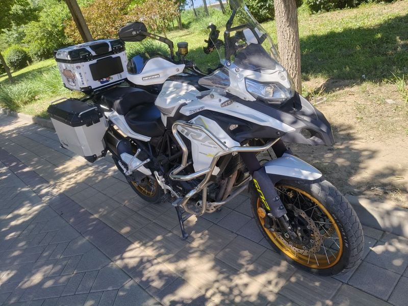 二手贝纳利金鹏 TRK502